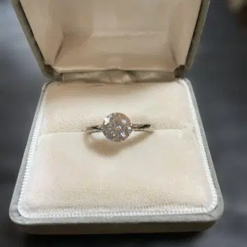 유품 정리 반지 새상품급 각인 있음