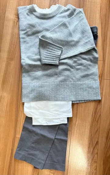 그레이 스웨터, 팬츠, 블라우스 세트