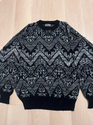 총 패턴 니트 스웨터 L 사이즈 구제 의류