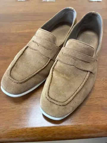 에포카 우오모 로퍼