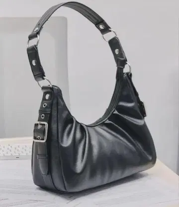 selle glant 사이드 디자인 턱 하프문 백