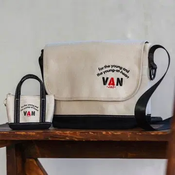 잡지 부록 VAN IVY 메신저 백 + 토트형 미니 파우치