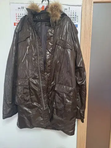 브라운 퍼 부착 롱 다운 자켓