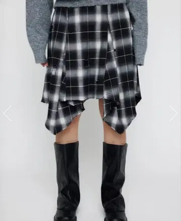 lagua gem 비대칭 체크 무늬 스커트