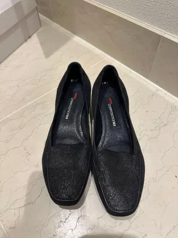 composition9 블랙 스퀘어토 펌프스