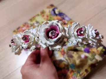 미하엘 네그린 로즈 모티브 머리띠 새상품급