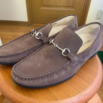 브라운 스웨이드 로퍼 메탈 버클