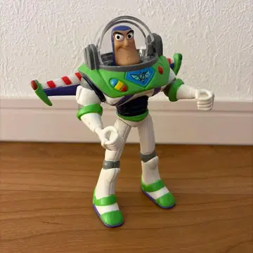 버즈 라이트이어 가동식 피규어