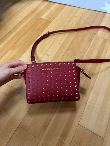 MICHAEL KORS 스터드 장식 숄더백