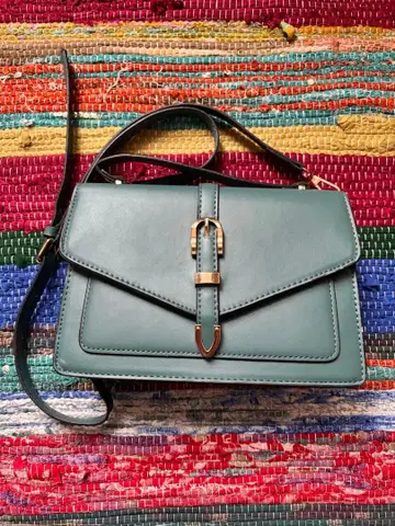 그린 플랩 숄더백