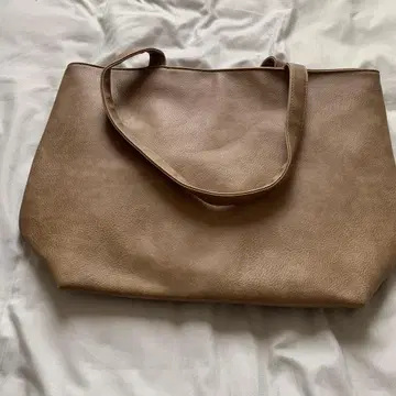 베이지 토트백 지퍼 포함