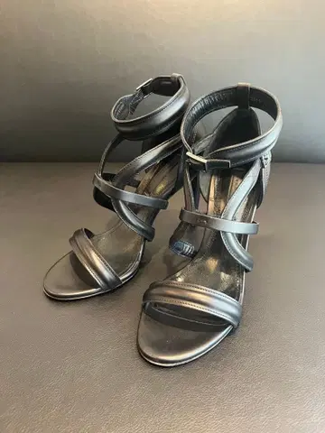 Hugo Boss 펌프스 샌들 37사이즈