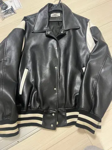 chikashitsuplus LOWELL 가죽 바시티 자켓 블랙