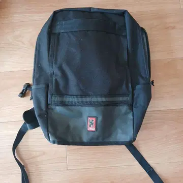 Chrome 블랙 백팩