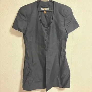 EMPORIO ARMANI 상의