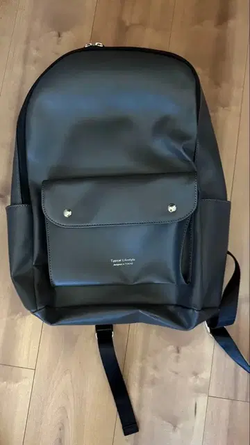 합성 피혁 블랙 백팩