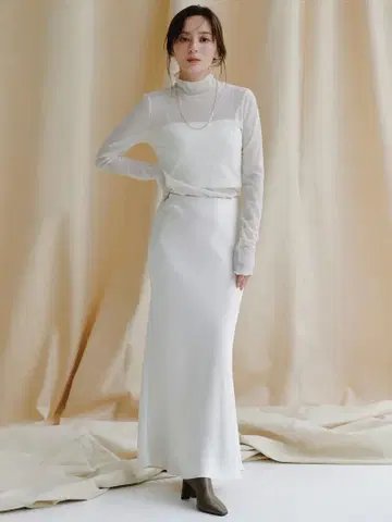 [ 거의 미사용 ] 어뉴언스 새틴 내로우 스커트