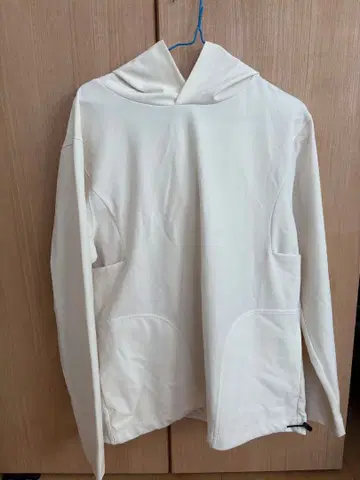 CALL & RESPONSE 아이보리 후드 부착 후드티