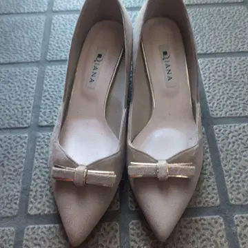 DIANA 플라워 컷이 사랑스러운 미들 힐 펌프스 핑크 베이지