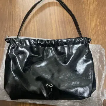 블랙 개더 핸드백