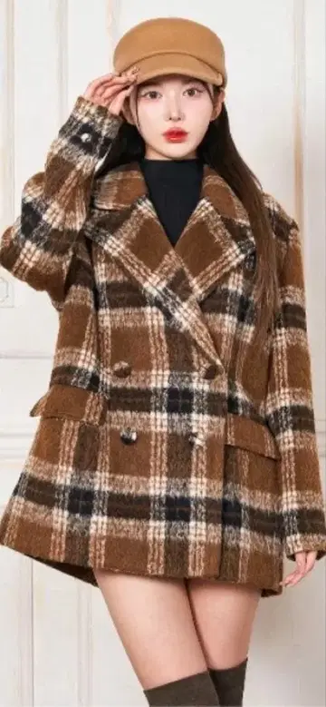 브라운 계열 체크 더블 브레스트 코트