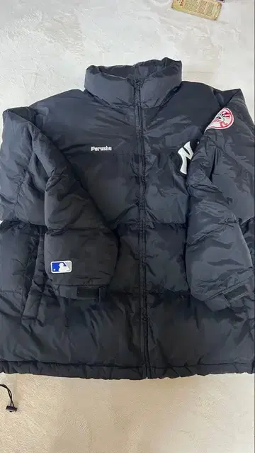 페루슈 x MLB 콜라보 다운