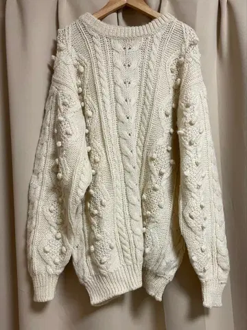 니트 아란 케이블 꽈배기 폼폼 스웨터