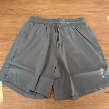 새상품 VANQUISH FITNESS 그레이 숏팬츠