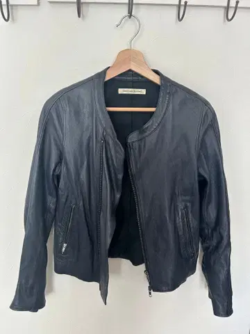 GREEN LABEL RELAXING 블랙 가죽 자켓