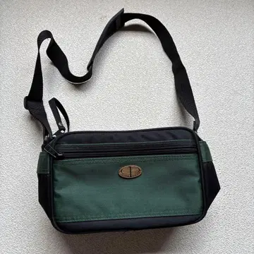 나일론제 숄더백 그린/블랙