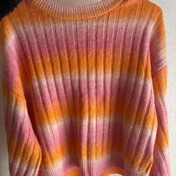 오렌지 핑크 그라데이션 긴팔 니트