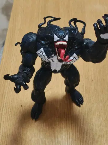 마블 레전드 베놈 6인치 디럭스 액션 피규어