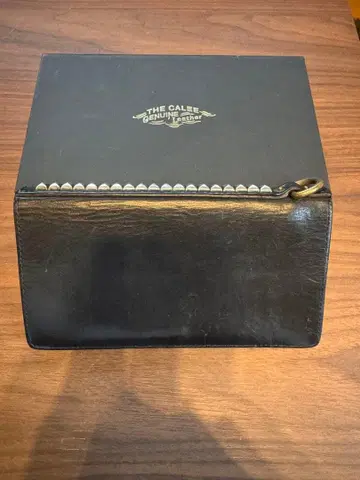 CALEE 천연 가죽 스터드 장지갑