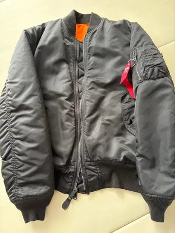 ALPHA Industries MA-1 S 블랙