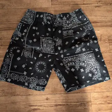 프릭스스토어 페이즐리 무늬 하프 팬츠