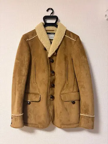 베이지 스웨이드 자켓 보아 카라 부착