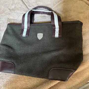 올리브 그린 울 토트백