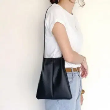 합성 피혁 숄더백 심플 블랙 사다리꼴 작음