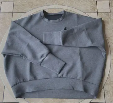 그레이 크루넥 맨투맨