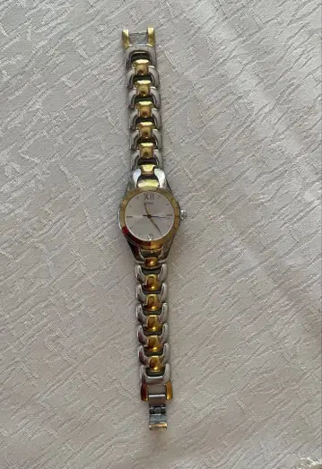 GUESS 여성용 손목시계 배터리 교체 완료 작동 시간 정확 멋짐