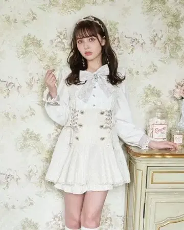 LIZLISA 리즈리사 메시지 리본 트위드 셋업 화이트 긴팔