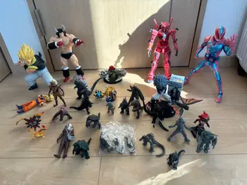 [정크] 고질라, 울트라맨 외 피규어