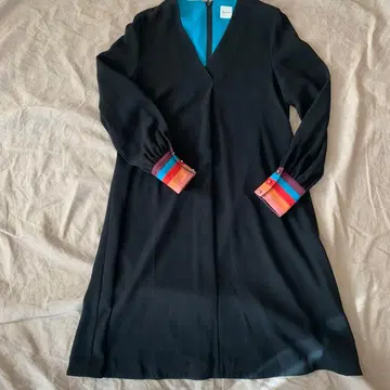 PaulSmith 블랙 무릎 기장 원피스 컬러풀 커프스