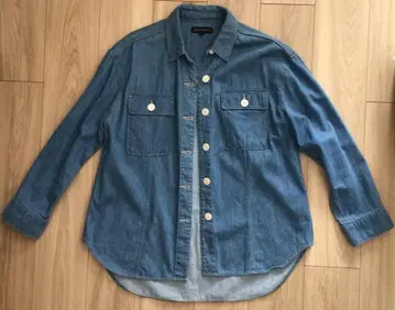 데님 블루 버튼업 셔츠