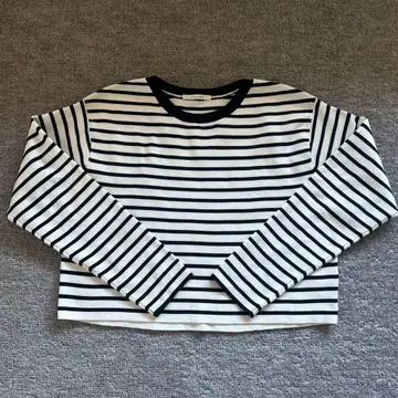 카듀네 크롭 니트 보더