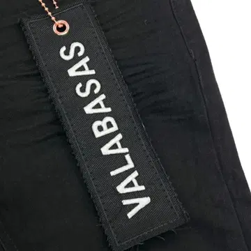 VALABASAS 블랙 플레어 데님 32 가격 인하