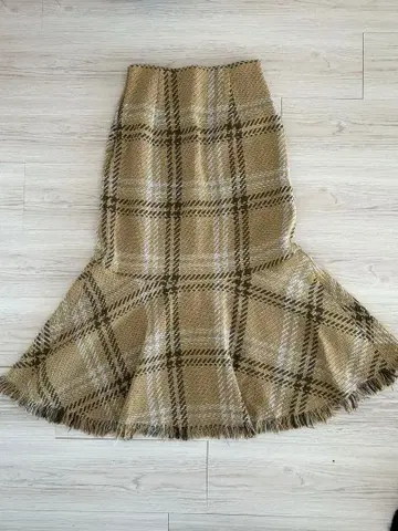 [ Mila Owen ] 베이지 계열 체크 플레어 스커트 사이즈 00