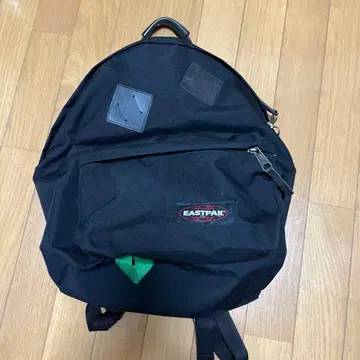 EASTPAK 블랙 백팩