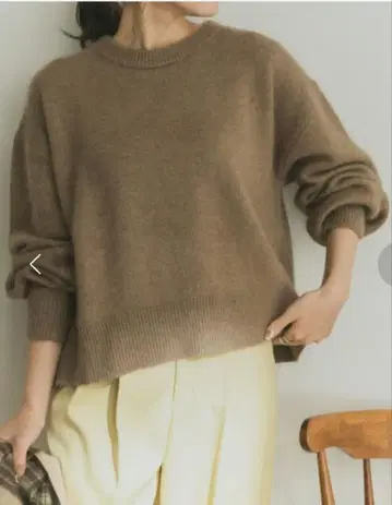 어반 리서치 Fluffy 숏 기장 니트