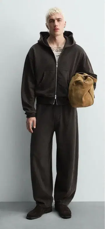 ZARA 다크 브라운 후드 부착 집업 후드티